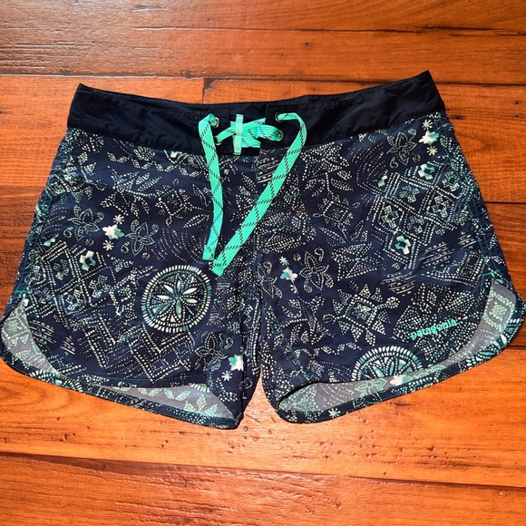 Patagonia Pants - NWOT Patagonia Womens Size 2 Nylon Wavefarer Board Shorts 5" Surf UPF Swim